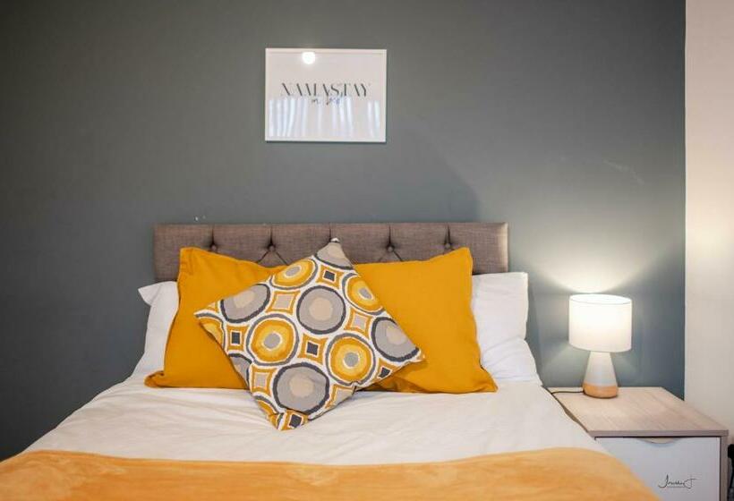 Пансион Roberts Residence