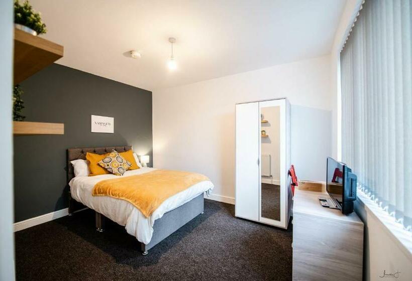 Пансион Roberts Residence