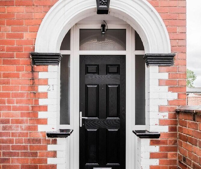 Пансион Roberts Residence