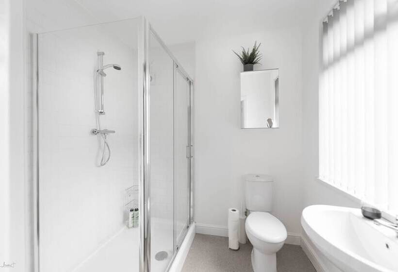 Пансион Roberts Residence