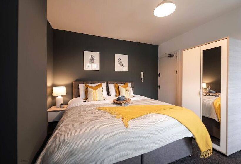 Пансион Roberts Residence