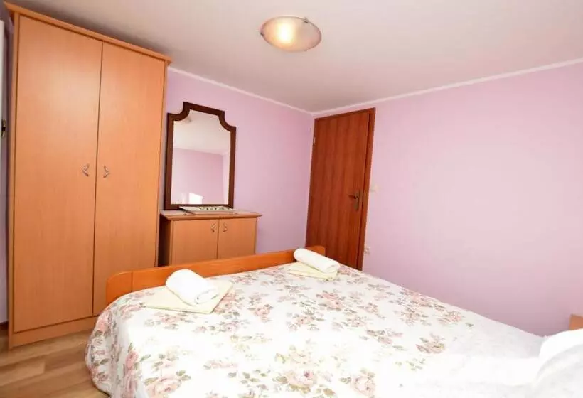 Apartment Stari Grad