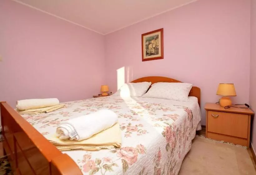 Apartment Stari Grad