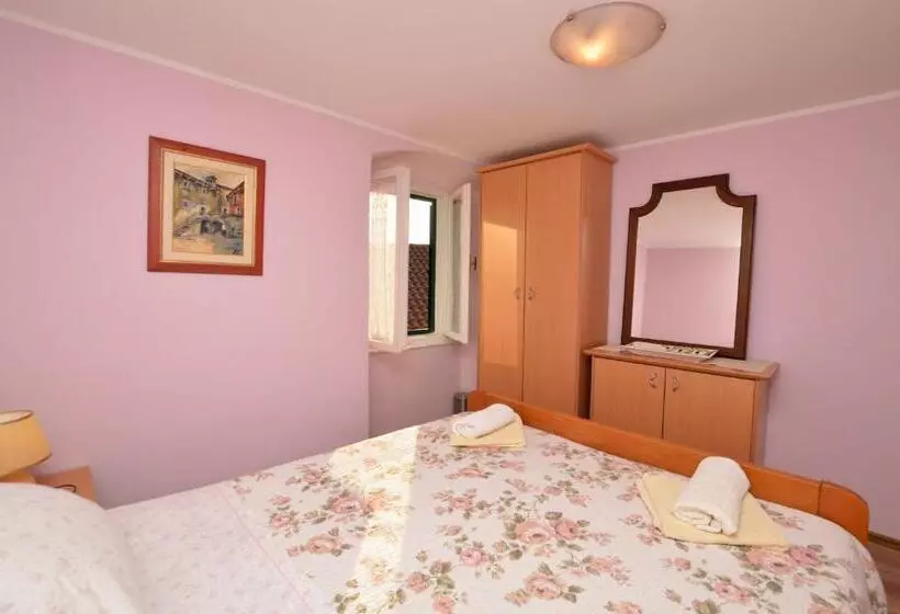 Apartment Stari Grad