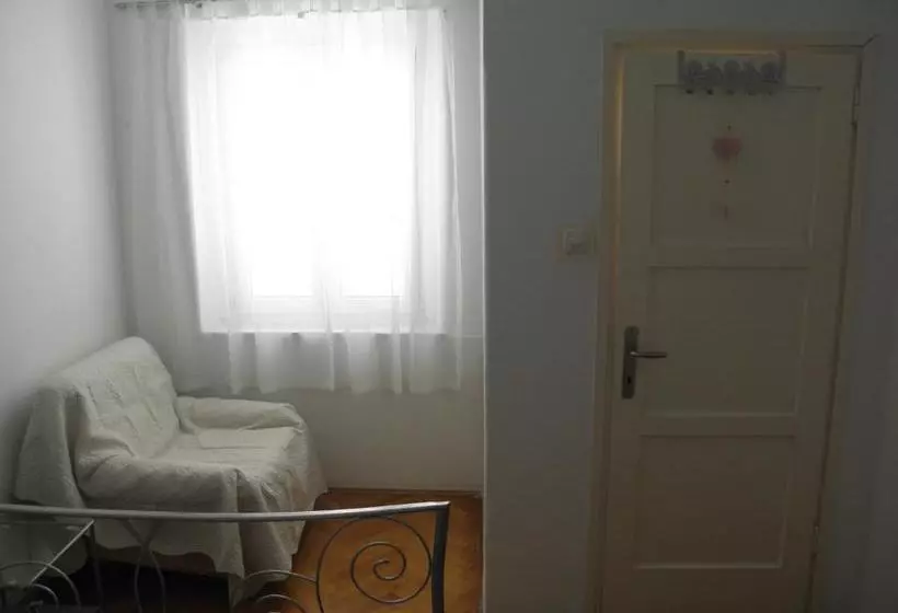 Apartmani Adam