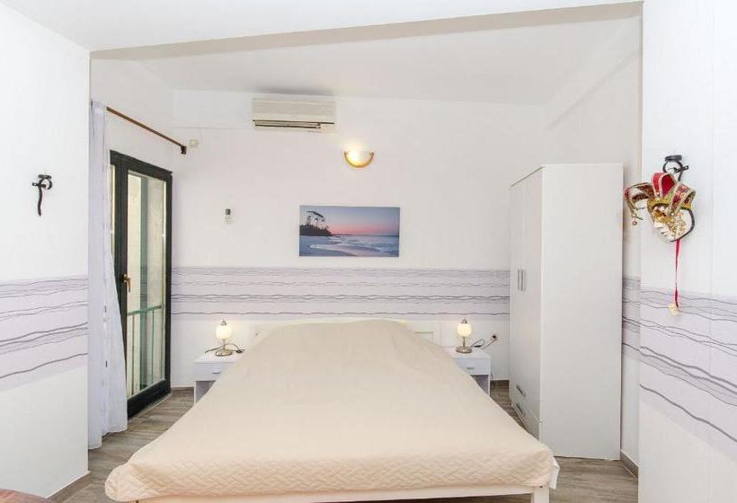 Apartments Beach Gem