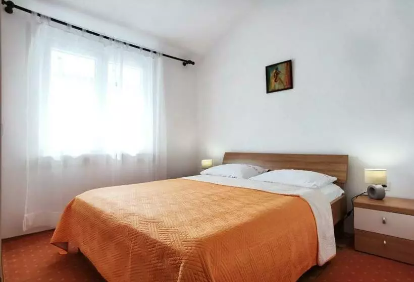 Apartments Ziva   By The Beach;