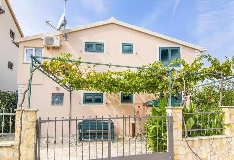 Apartments Nives