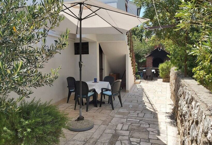 Apartments Villa Pelegrin