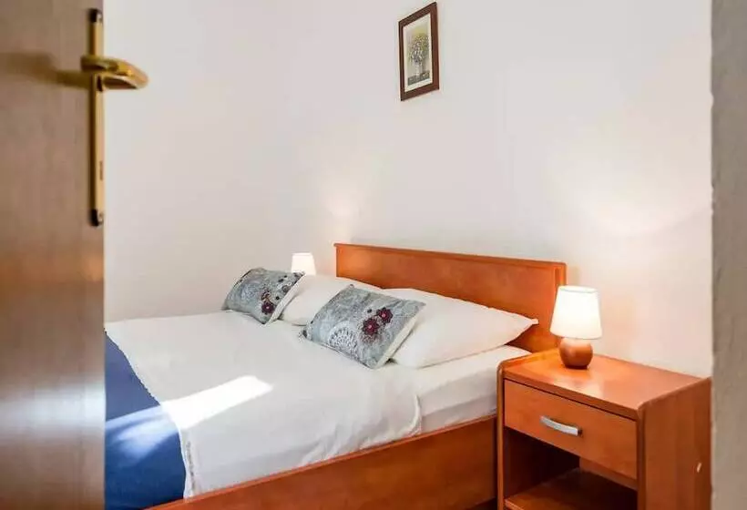 Apartments Villa Pelegrin