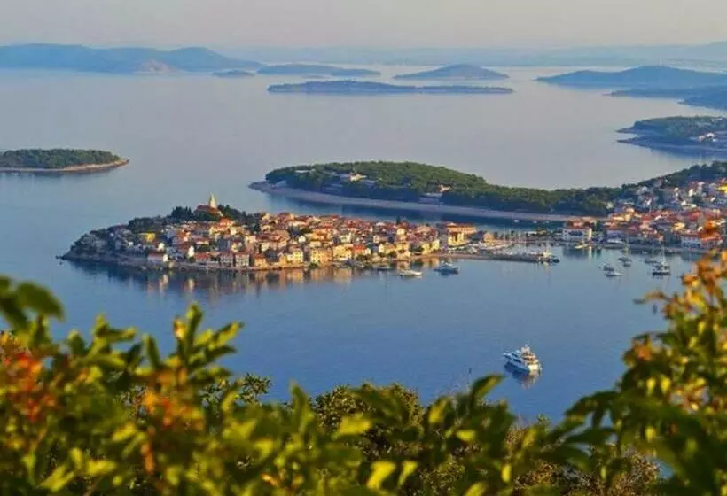 Tutini Dvori
