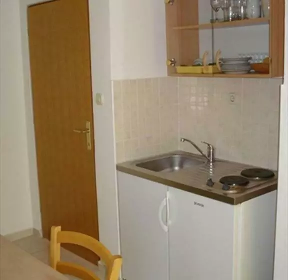 Tutini Dvori