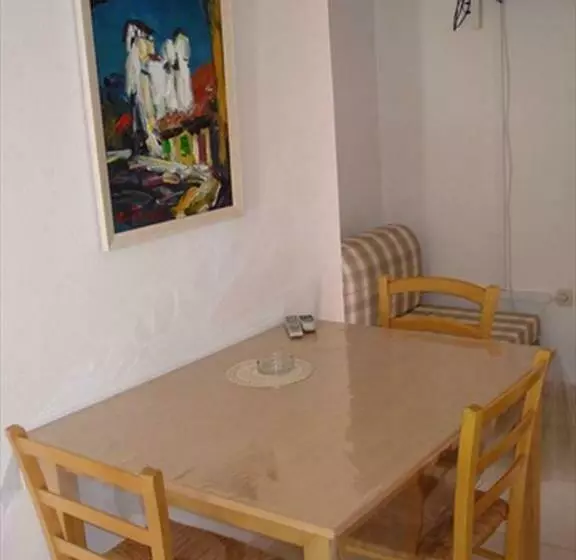 Tutini Dvori