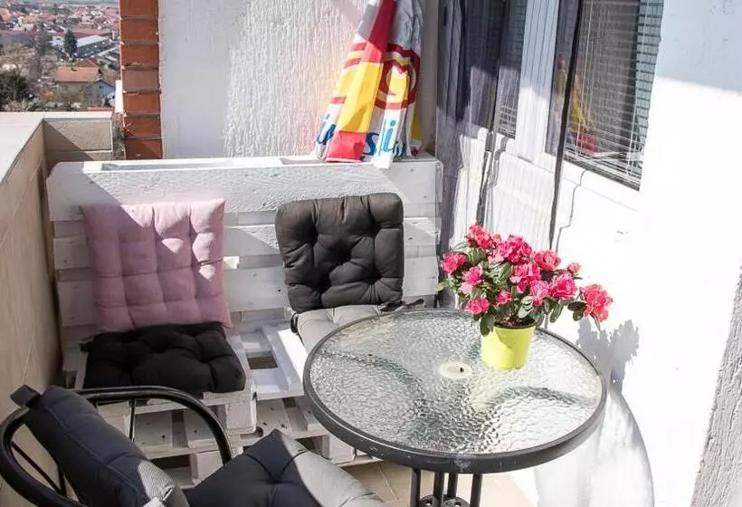 Apartment Travel Hub