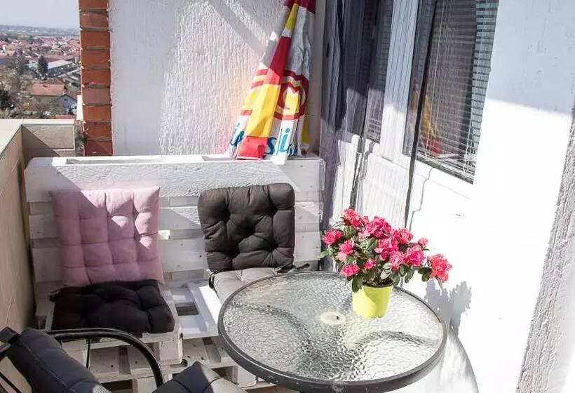 Apartment Travel Hub