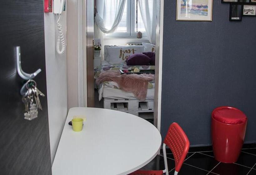 Apartment Travel Hub