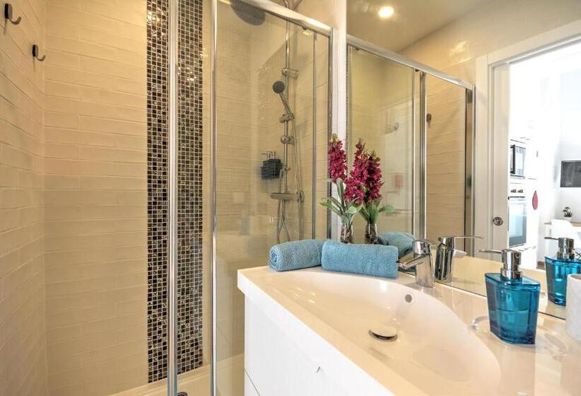 Blue Barqueta Studio