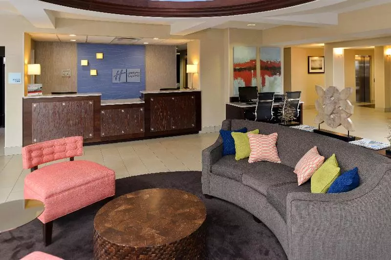 Holiday Inn Express Hotel & Suites Tampa Rocky Point Island, An Ihg