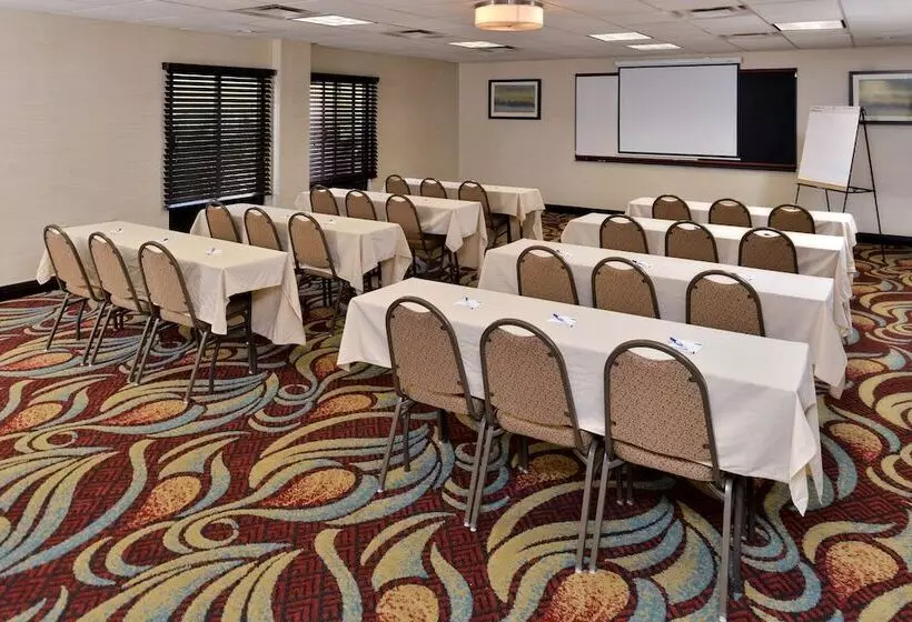 Holiday Inn Express Hotel & Suites Tampa Rocky Point Island, An Ihg