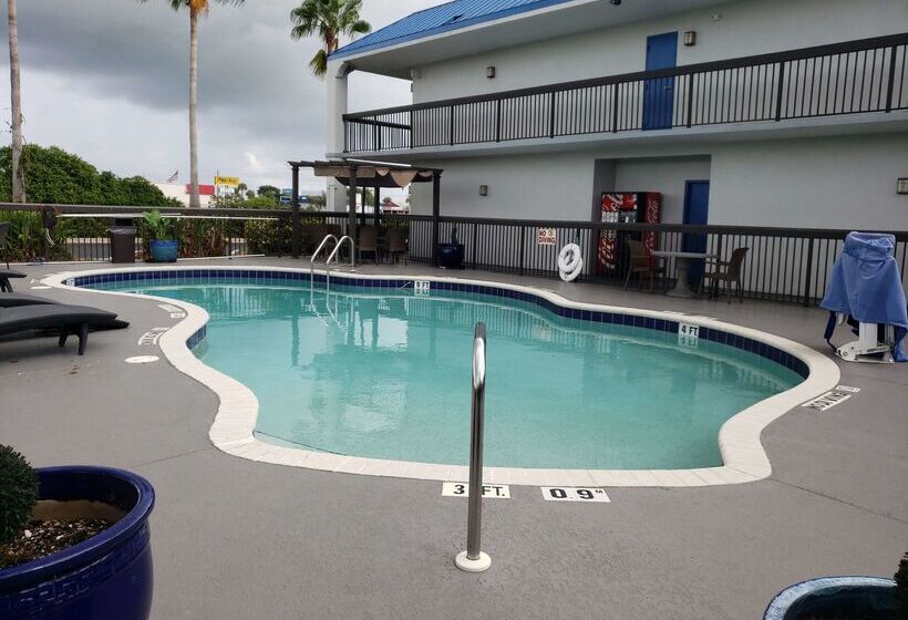 호텔 Best Western Lake Okeechobee