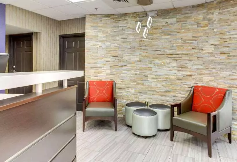 ホテル Clarion Inn Biltmore Village