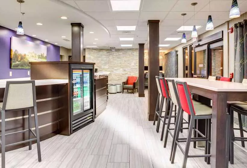 ホテル Clarion Inn Biltmore Village