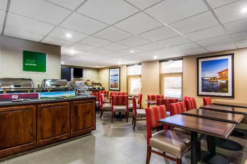 ホテル Comfort Inn Newport News Williamsburg East
