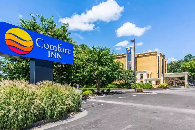 ホテル Comfort Inn Newport News Williamsburg East