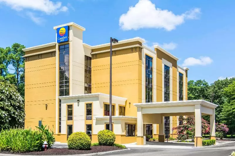 ホテル Comfort Inn Newport News Williamsburg East
