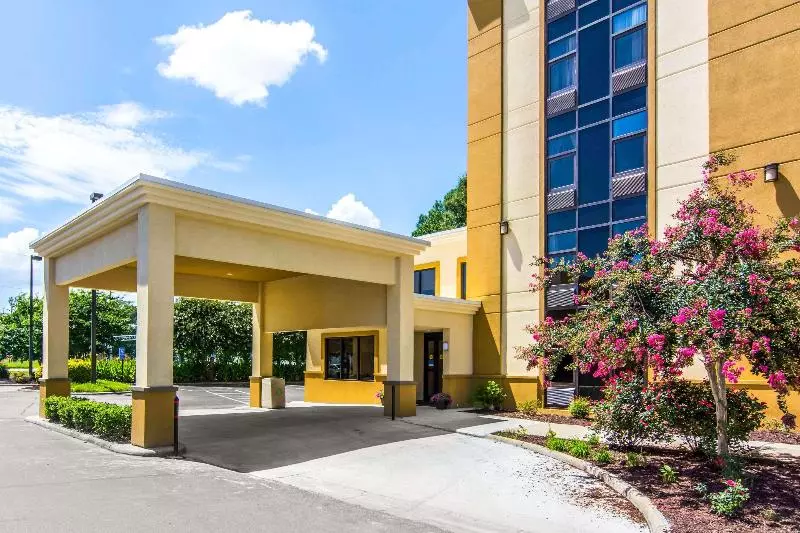 ホテル Comfort Inn Newport News Williamsburg East