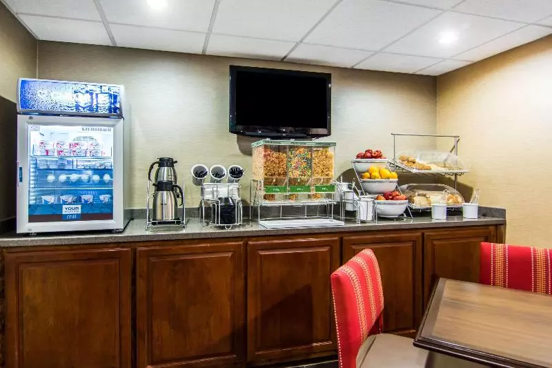 ホテル Comfort Inn Newport News Williamsburg East