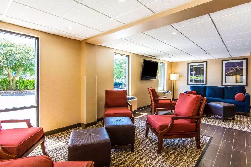ホテル Comfort Inn Newport News Williamsburg East