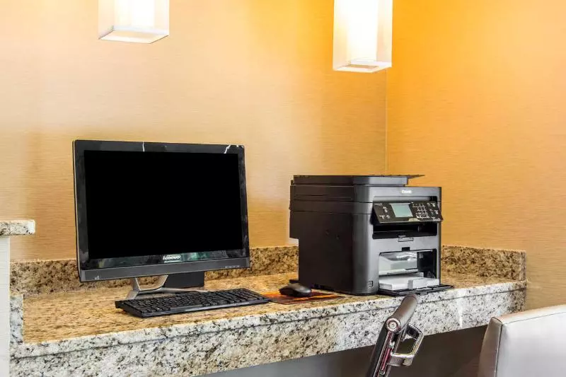 ホテル Comfort Inn Newport News Williamsburg East
