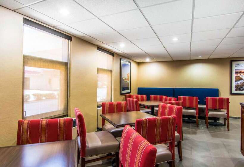 בית מלון כפרי Comfort Inn Newport News Williamsburg East