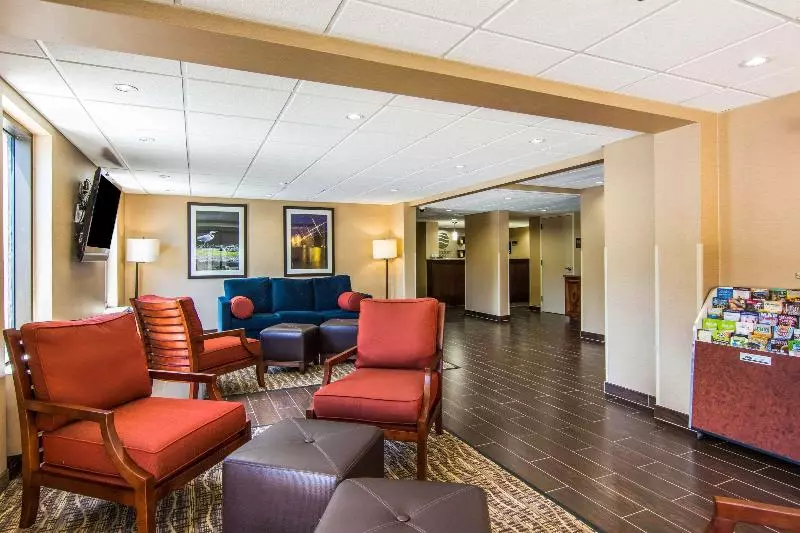 هتل Comfort Inn Newport News Williamsburg East