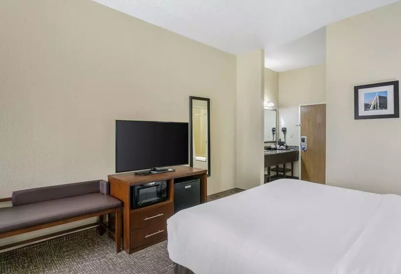 Hotel Comfort Inn & Suites
