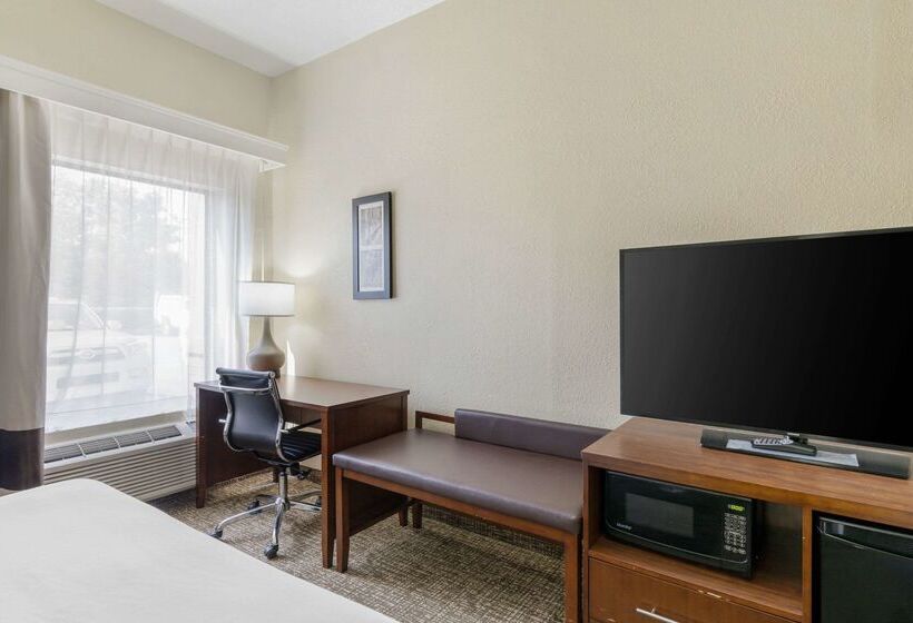 호텔 Comfort Inn & Suites