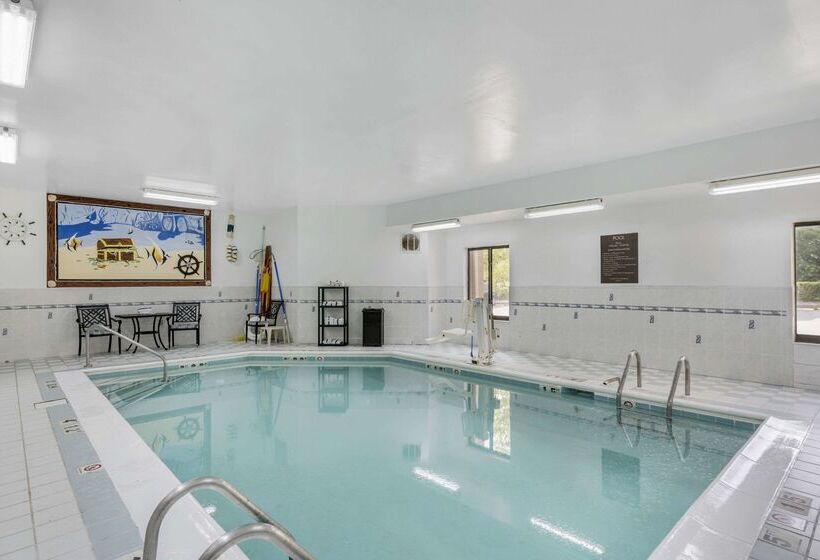 호텔 Comfort Inn & Suites