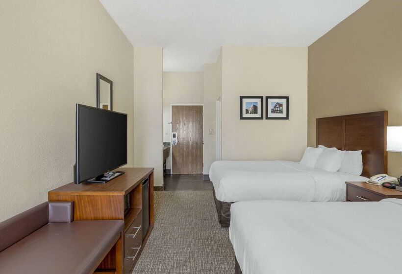 호텔 Comfort Inn & Suites