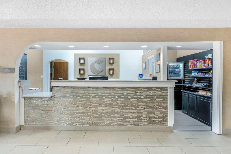 호텔 Comfort Inn & Suites