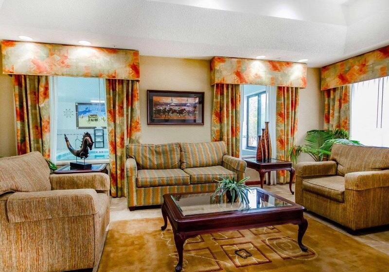 호텔 Comfort Inn & Suites