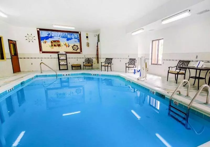 Hotel Comfort Inn & Suites