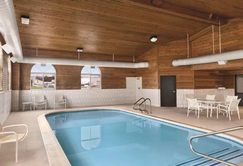 ホテル Country Inn & Suites By Radisson, Auburn, In