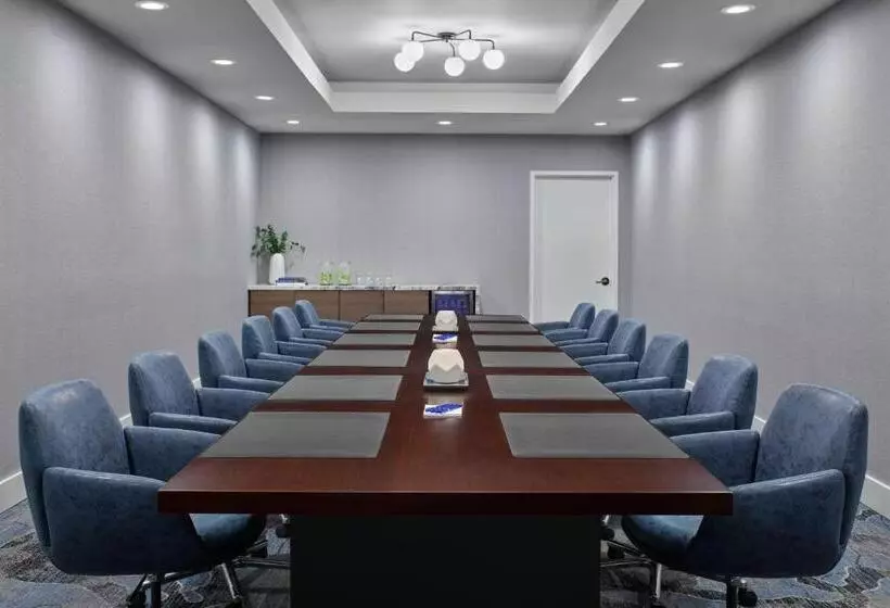 Delta Hotels By Marriott Denver Thornton