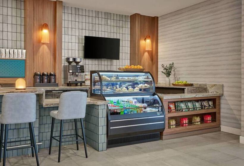 Delta Hotels By Marriott Denver Thornton