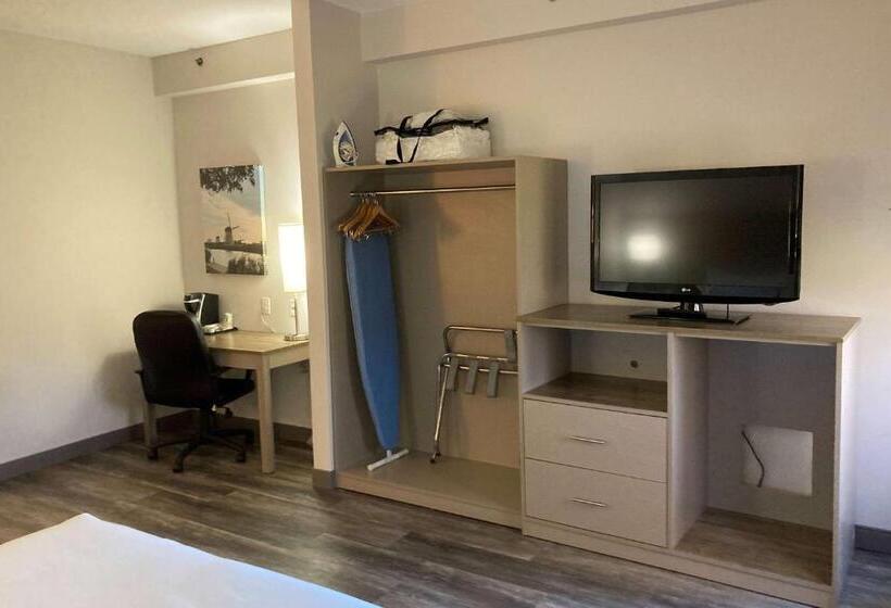 Links Bos Landen Hotel & Spa Of Pella, Trademark By Wyndham