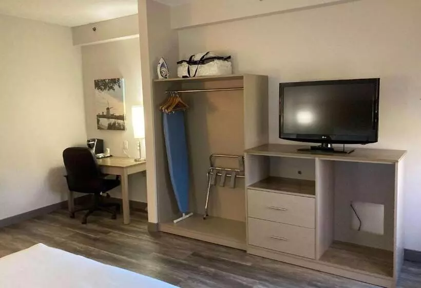 Links Bos Landen Hotel & Spa Of Pella, Trademark By Wyndham