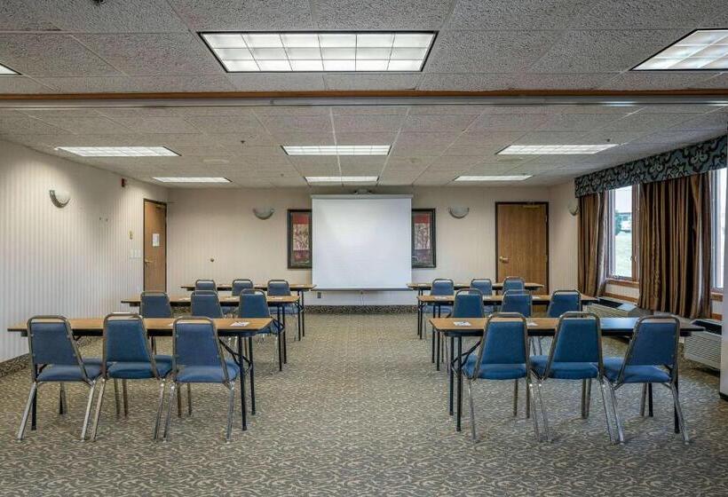 Links Bos Landen Hotel & Spa Of Pella, Trademark By Wyndham