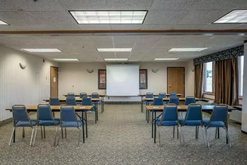 Links Bos Landen Hotel & Spa Of Pella, Trademark By Wyndham