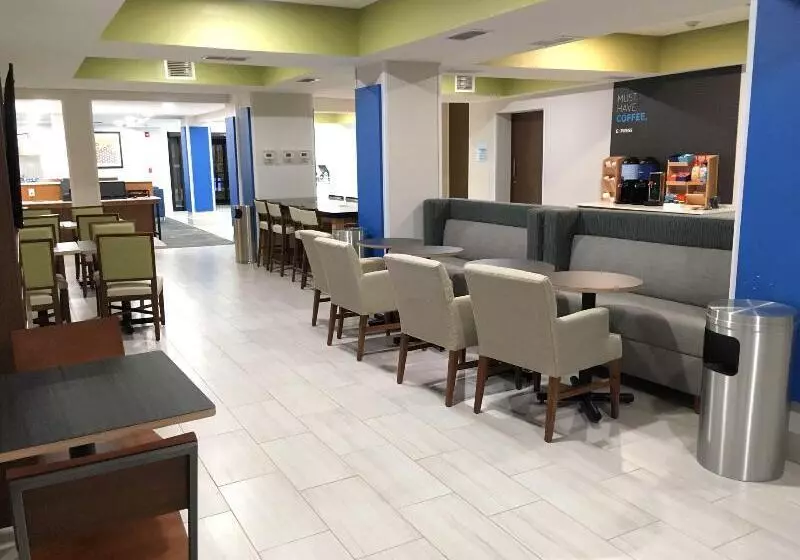فندق Holiday Inn Express & Suites Quincy I 10, An Ihg
